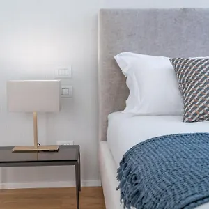https://ninfea-luxury-suites-rr.hotelinveneto.com