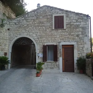https://pineta-monserrato.sicilyhotelsitaly.net